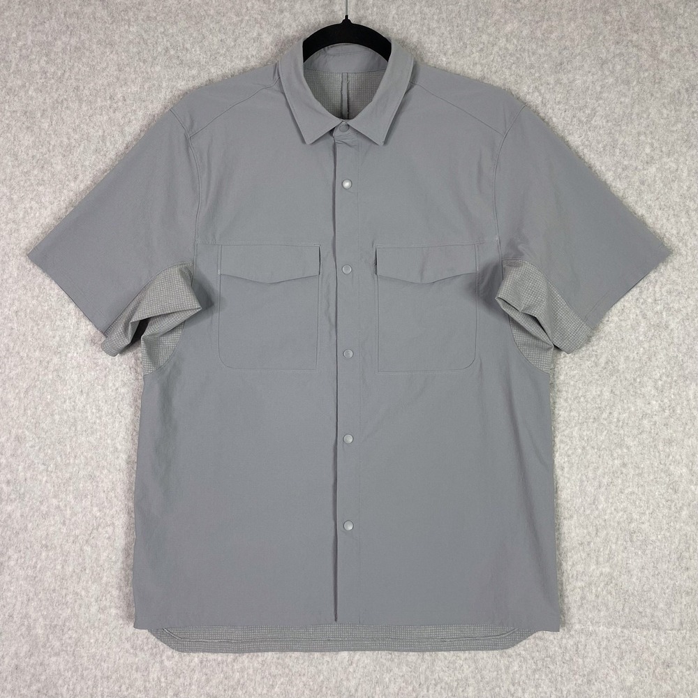 Lululemon Shirt Mens M Grey‎ Double Pocket Overshirt Short Sleeve Snap